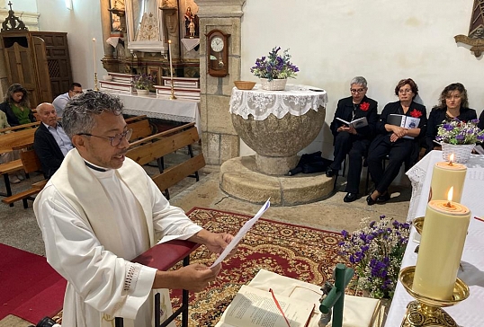 D. CARLOS EDUARDO SALAZAR FEMAYOR NUEVO PÁRROCO DE SAN MARTIÑO DE MANZANEDA Y RAIGADA