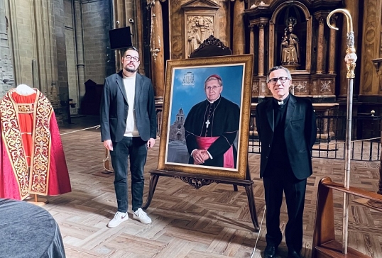 LA CATEDRAL INAUGURA : “EL OBISPO Y SUS INSIGNIAS: HISTORIA Y SIGNIFICADO DE UN MINISTERIO”