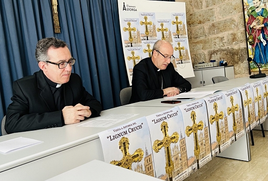 VISITA A ASTORGA DEL “LIGNUM CRUCIS”