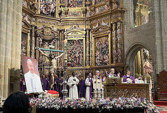 MISA FUNERAL POR EL PAPA FRANCISCO