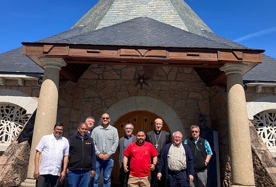 ENCUENTRO DE LOS SACERDOTES EXTRADIOCESANOS CON EL SR. OBISPO