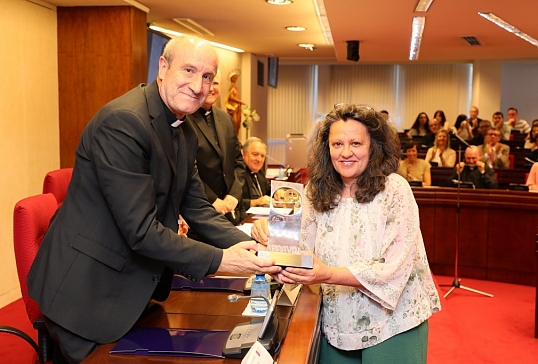 ARACELI SAAVEDRA, PREMIO BRAVO DE PRENSA DE LA CEE