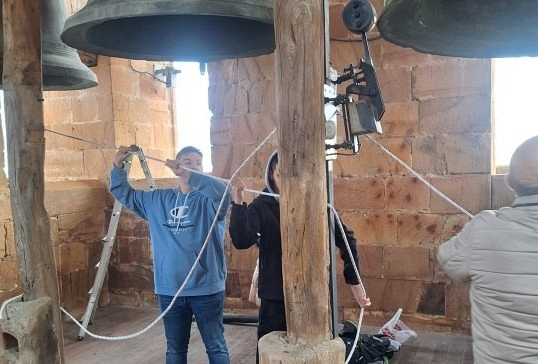 TOQUE MANUAL SOLEMNE DE LAS CAMPANAS DE LA CATEDRAL