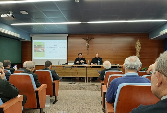 D. José Luis Castro da una comunicación en el Encuentro Anual de Delegados de Liturgia