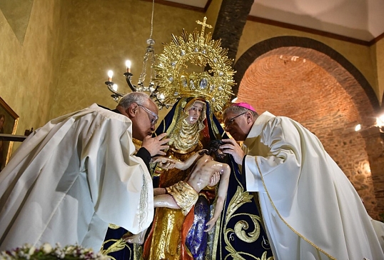 Mons.Juan Antonio Menéndez.Un año en la memoria.Un año en el corazón.Un legado que continúa vivo.