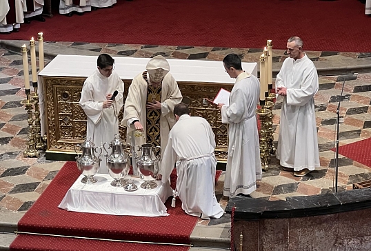 MISA CRISMAL EN LA CATEDRAL DE ASTORGA