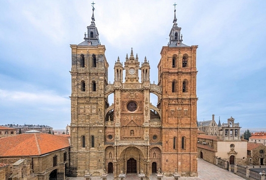VÍSPERAS DE LA ASUNCIÓN. NOMBRAMIENTO DE AMIGO MAYOR DE LA CATEDRAL 2020