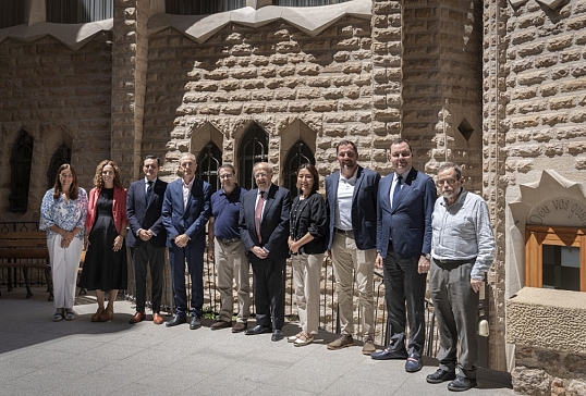LA SAGRADA FAMILIA FIRMA UNA ALIANZA CON EL PALACIO DE GAUDÍ, CASA BOTINES Y EL CAPRICHO