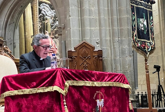 ASTORGA INICIA SU SEMANA SANTA CON UNA LLAMADA A LA FE, LA ESPERANZA Y LA VIDA