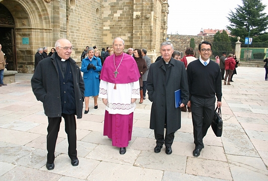 Homenaje despedida D. Camilo Lorenzo