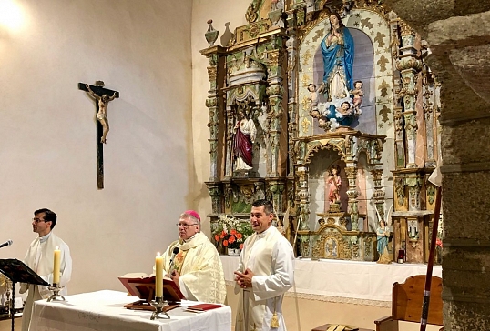 Villanueva de Valrojo reabre su iglesia