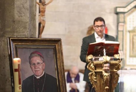 Avilés despide con emoción a D. Juan Antonio