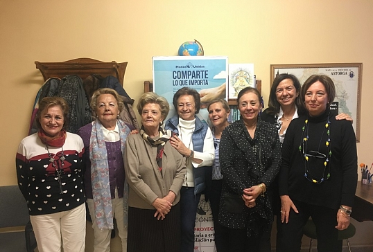 La presidenta nacional de Manos Unidas visita la delegación de Astorga