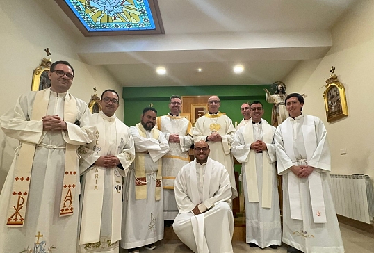 CONVIVENCIA DEL SR.OBISPO CON EL CLERO JOVEN