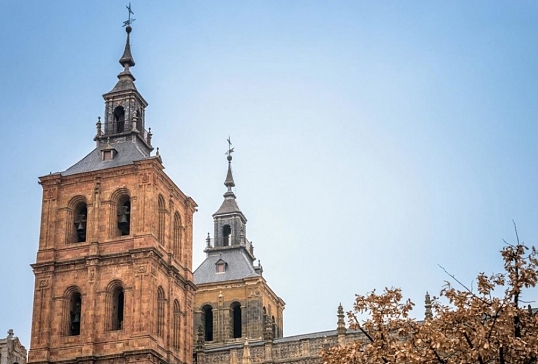 PATRIMONIO AUTORIZA LA RESTAURACIÓN DE LA TORRE SUR DE LA CATEDRAL DE ASTORGA