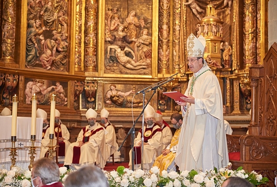 INICIO DEL MINISTERIO EPISCOPAL EN ASTORGA DE MONS.JESÚS FERNÁNDEZ GONZÁLEZ