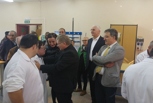 El Sr.Obispo visita el Centro Ocupacional Cosamai en su 50º aniversario