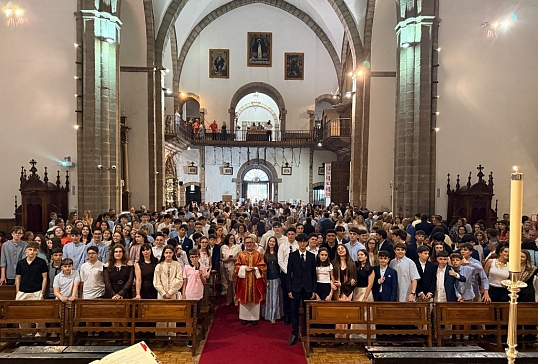 LA UPA DE PONFERRADA CELEBRA DOS JORNADAS DE CONFIRMACIONES CON 118 CONFIRMANDOS