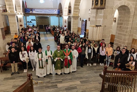 UN GRAN NÚMERO DE ADOLESCENTES Y JÓVENES SE DIERON CITA EN EL PRIMER ENCUENTRO DIOCESANO DEL CURSO