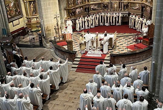 MISA CRISMAL EN LA CATEDRAL DE ASTORGA