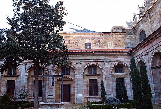 Vista del patio del claustro