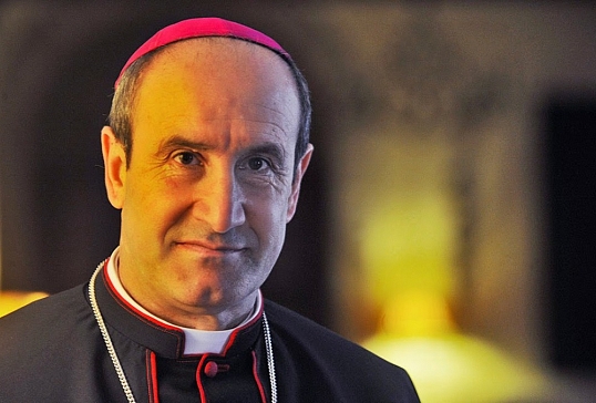 LA ARCHIDIÓCESIS DE SANTIAGO OFRECE UNA CARIÑOSA DESPEDIDA  A D.JESÚS FERNÁNDEZ