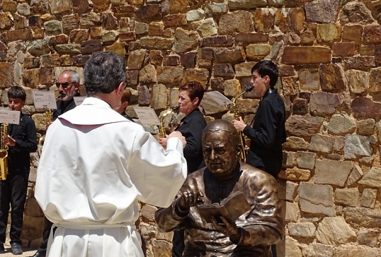 ASTORGA RINDE HOMENAJE AL OBISPO GRAU CON EL DESCUBRIMIENTO DE SU ESCULTURA EN EL PALACIO