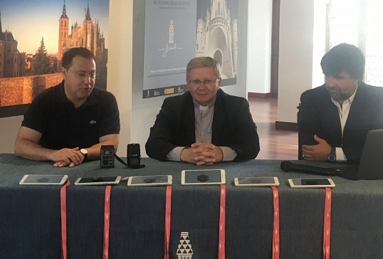 Las guías interactivas renuevan la visita al Palacio de Gaudí en Astorga