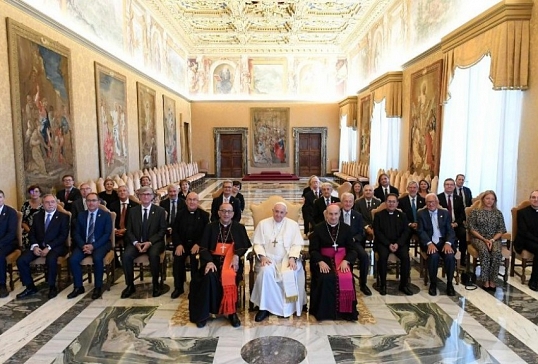 EL OBISPO DE ASTORGA VISITA AL PAPA FRANCISCO CON MOTIVO DEL 75º ANIVERSARIO DE CÁRITAS