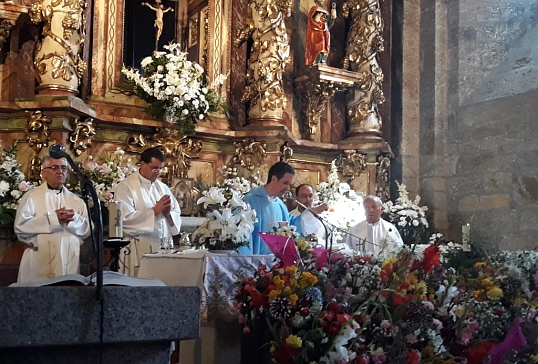 La Peregrina reina en Donado