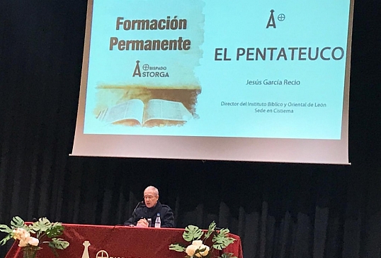 EL PENTATEUCO ABRE EL ESTUDIO DEL ANTIGUO TESTAMENTO EN LA FORMACIÓN PERMANENTE