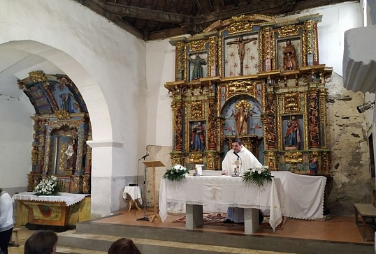 La iglesia de Alixio ya tiene reparados sus dos retablos