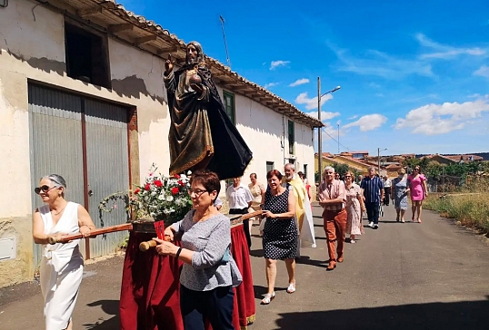 El SALVADOR ILUMINA FUENTE ENCALADA DESDE EL SIGLO XVI