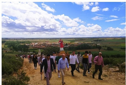 SAN ESTEBAN BENDICE LA VEGA DEL ALMUCERA Y PIDE AGUA PARA LOS CAMPOS