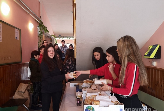 EL INSTITUTO DE CAMARZANA SE VUELCA CON MANOS UNIDAS