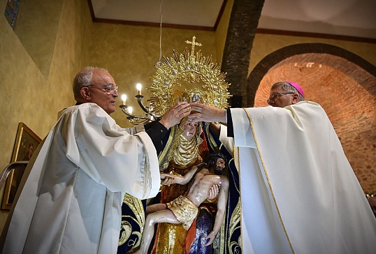 La Virgen de las Angustias de Cacabelos ya está coronada