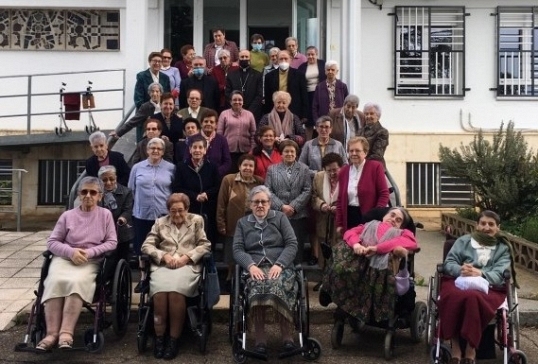 EL SR.OBISPO PRESIDE LA EUCARISTÍA EN LAS MISIONERAS EN EL ANIVERSARIO DE SU FUNDACIÓN