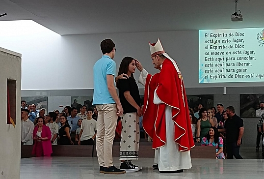 CONFIRMACIONES EN LA UNIDAD PASTORAL DE PONFERRADA