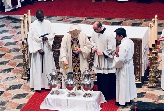 LA CATEDRAL ACOGE LA MISA CRISMAL EN UN AMBIENTE DE FE, UNIDAD Y CONVIVENCIA SACERDOTAL